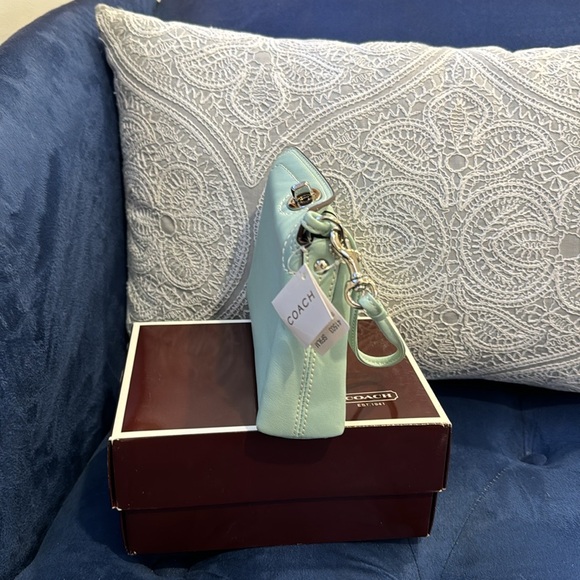 NWT Coach clutch - Picture 2 of 5